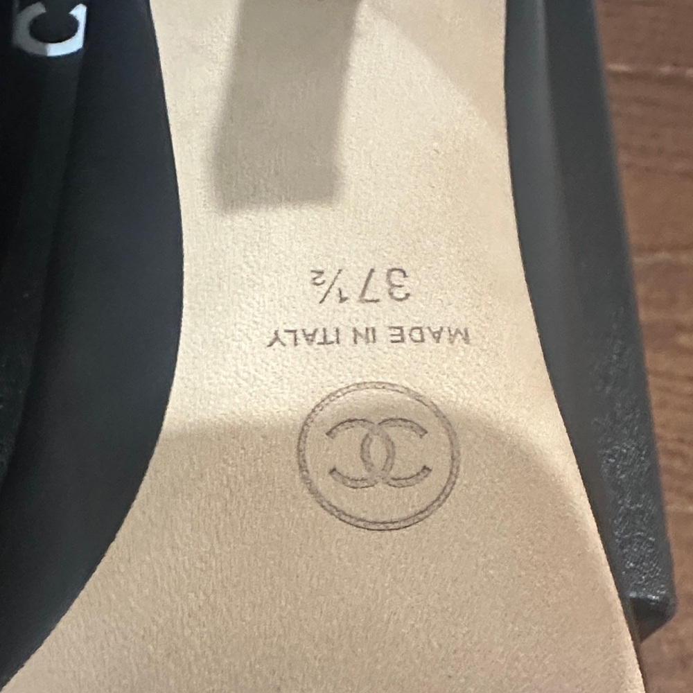 CHANEL Black Heels with Pearl Accent 37.5 BNIB Ultra Rare Authentic - Picture 8 of 11